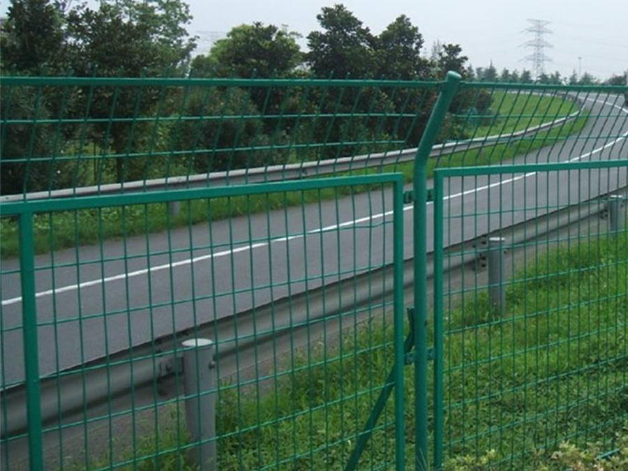 高速公路護(hù)欄