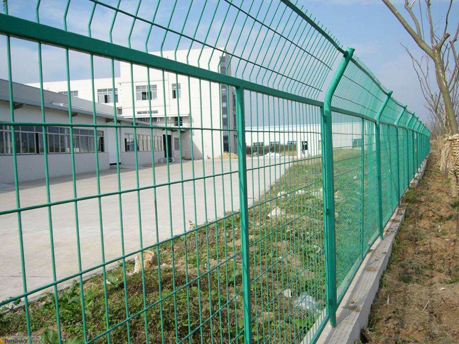 高速公路護(hù)欄